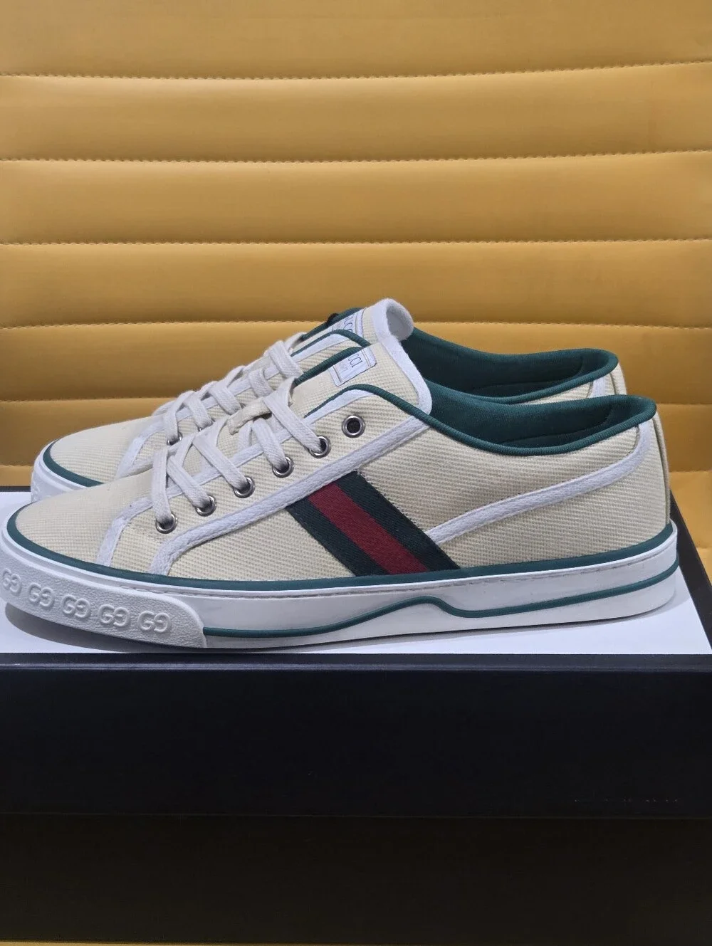Gucci 1977 Cream Canvas Low-Top Sneakers with Green & Red Stripe